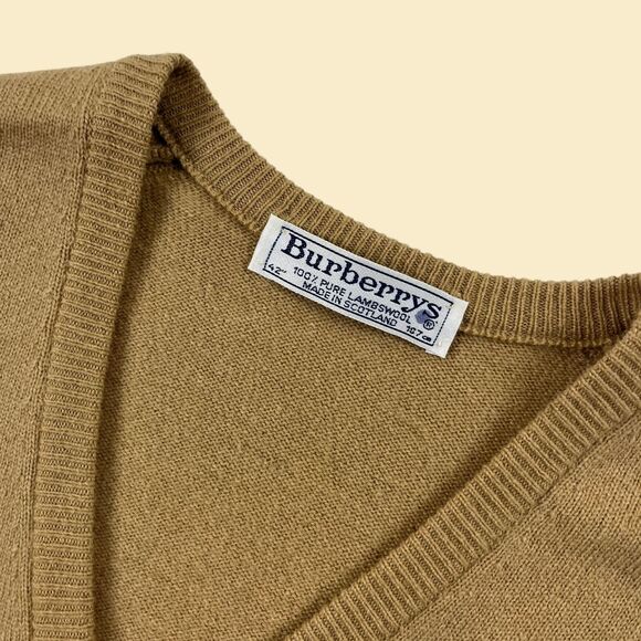 90s Burberrys sweater vest, vintage 42" beige lambswool Scotland made knit vest - Picture 6 of 9
